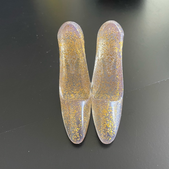 Sparkly glass slipper phone holder - Picture 4 of 8